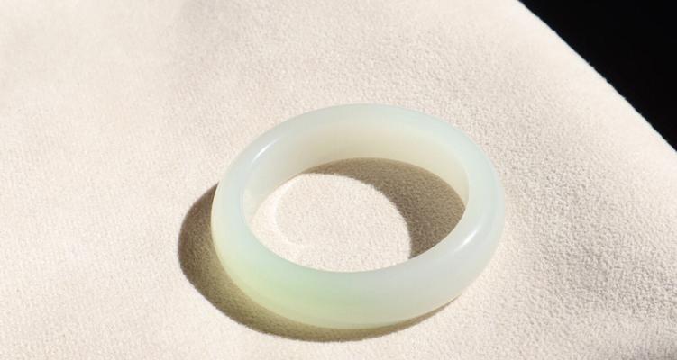 翠青饲养垫选择指南（提供最佳舒适性和卫生的饲养垫选择建议）(图2)