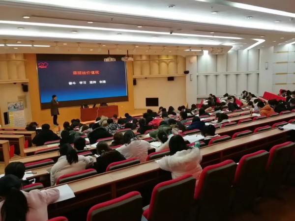 从宠物医生到人大代表：他让三四线城市也有了高品质宠物医疗服务(图8)